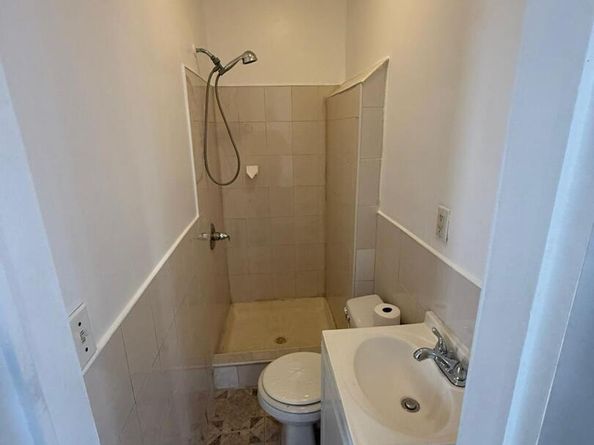 385 Crescent Street, Brooklyn NY 11208