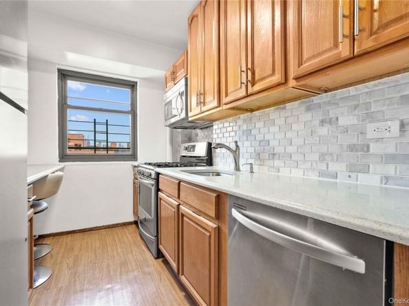 21-71 34th Avenue 15D, Long Island City NY 11106