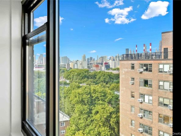 21-71 34th Avenue 15D, Long Island City NY 11106