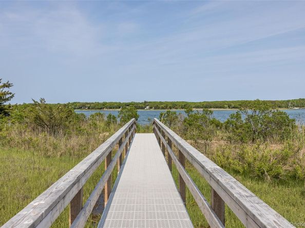 29 Oyster Pond Lane, East Hampton NY 11937