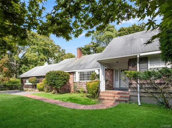 275 Durkee Lane, East Patchogue NY 11772