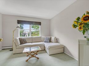 4 Carriage Road, Roslyn NY 11576