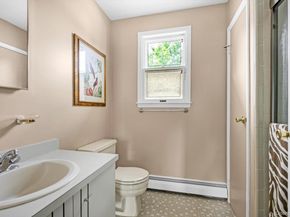 4 Carriage Road, Roslyn NY 11576