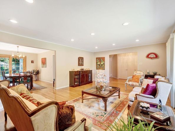 70 Shrub Hollow Road, Roslyn NY 11576