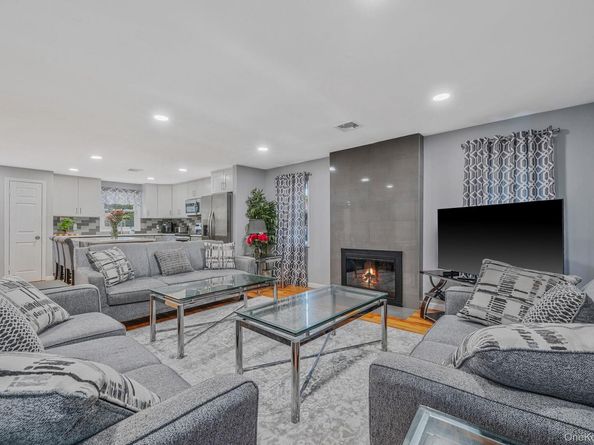 1514 Grundy Avenue, Holbrook NY 11741