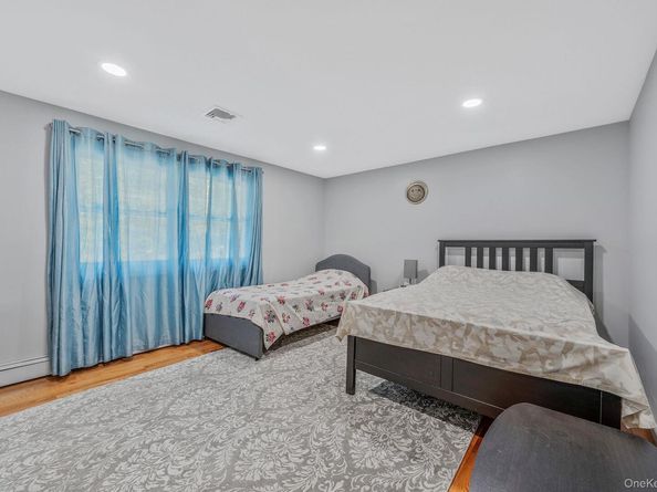 1514 Grundy Avenue, Holbrook NY 11741