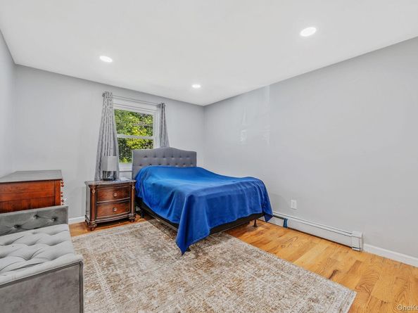 1514 Grundy Avenue, Holbrook NY 11741