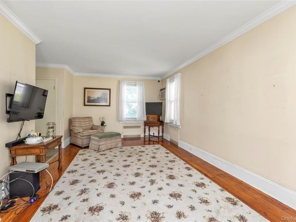 19 Plainfield Avenue, East Rockaway NY 11518