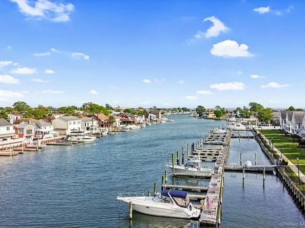 226-B Westside Avenue B, Freeport NY 11520