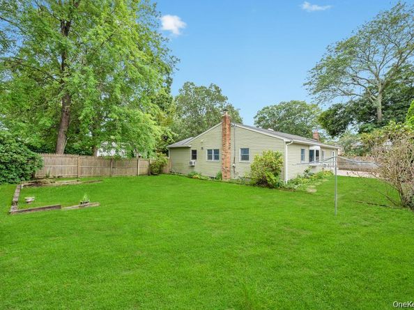 31 Essex Drive, Coram NY 11727