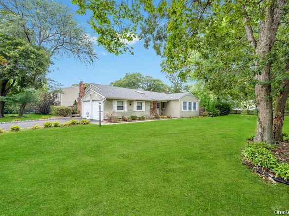 31 Essex Drive, Coram NY 11727