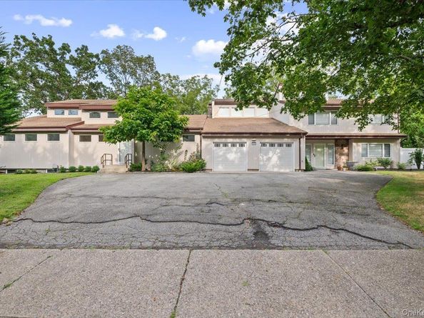 236 Northfield Road, Hauppauge NY 11788
