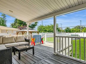 294 Swansdowne Drive, Seaford NY 11783