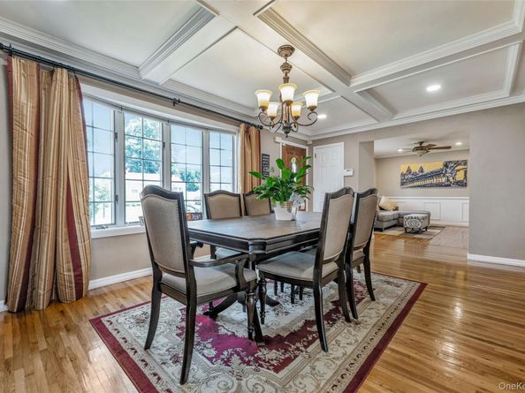 294 Swansdowne Drive, Seaford NY 11783