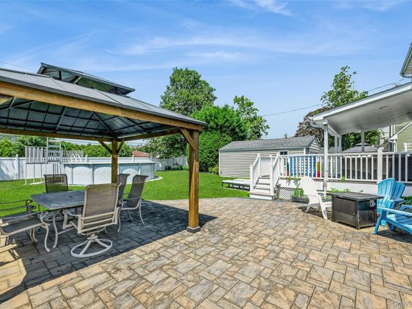 294 Swansdowne Drive, Seaford NY 11783