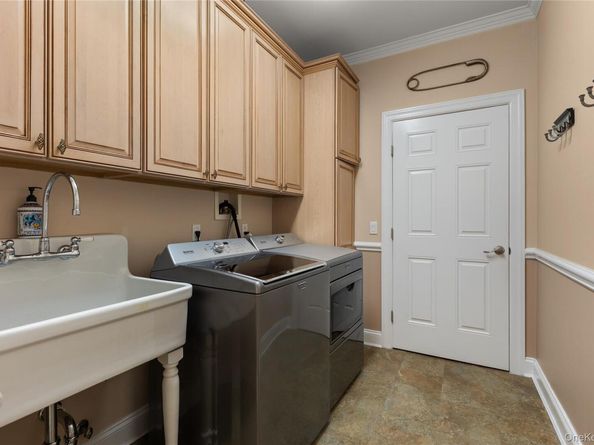 83 Ballad Court, Eastport NY 11941