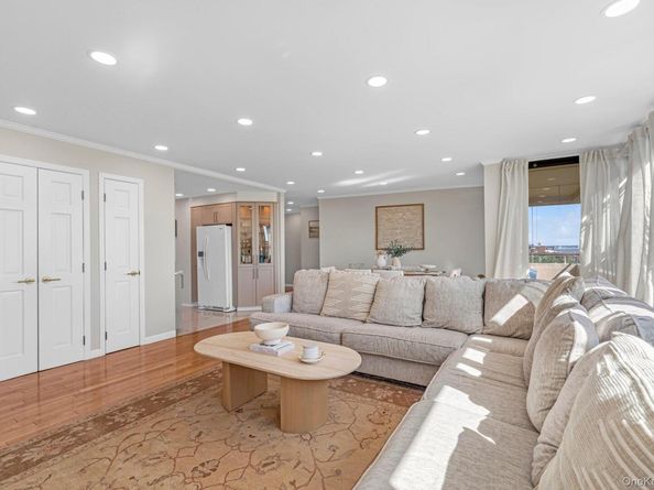 162-20 9 Avenue 9A, Beechhurst NY 11357
