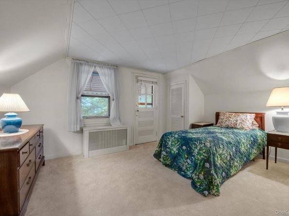67 Maple Drive, New Hyde Park NY 11040