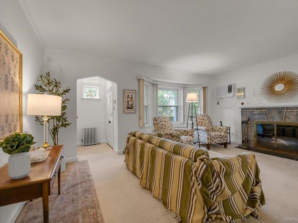 67 Maple Drive, New Hyde Park NY 11040