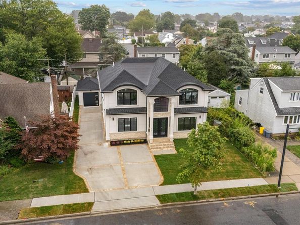 71 Cedar Street, Hicksville NY 11801