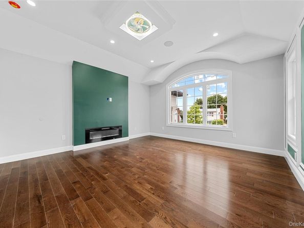 71 Cedar Street, Hicksville NY 11801