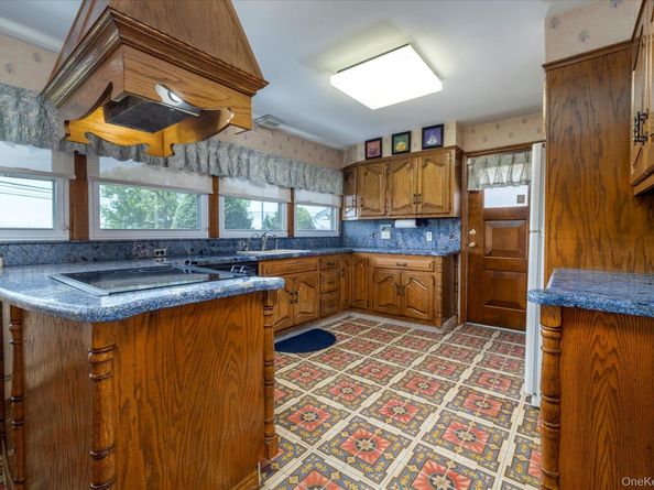 1298 Beech Street, Atlantic Beach NY 11509