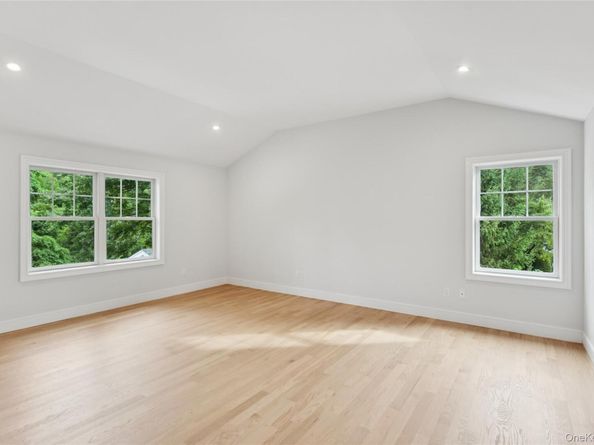 111 Fairfield Avenue, Port Washington NY 11050