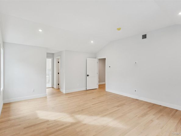 111 Fairfield Avenue, Port Washington NY 11050