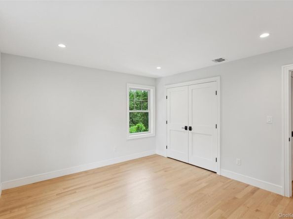 111 Fairfield Avenue, Port Washington NY 11050