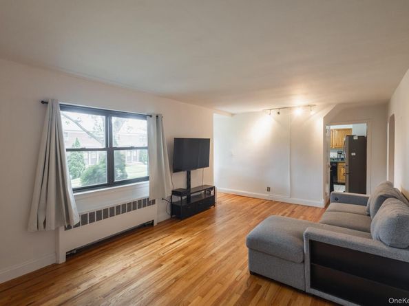 74-81 220th Street 094B1, Bayside NY 11364
