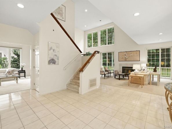 8 Westfield Circle, White Plains NY 10605