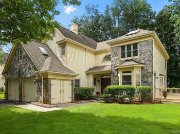 8 Westfield Circle