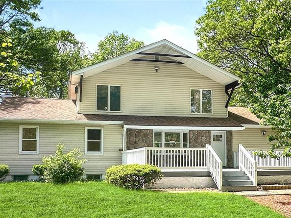 36 Arbutus Court, Ronkonkoma NY 11779