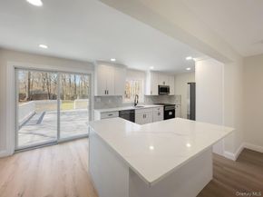 36 Arbutus Court, Ronkonkoma NY 11779