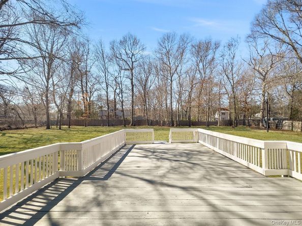 36 Arbutus Court, Ronkonkoma NY 11779