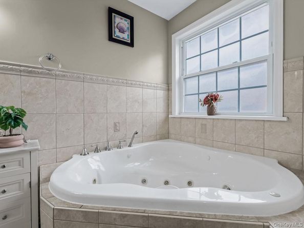 33 Berkshire Road, Yonkers NY 10710