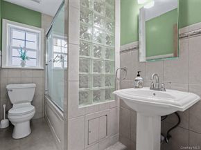 33 Berkshire Road, Yonkers NY 10710