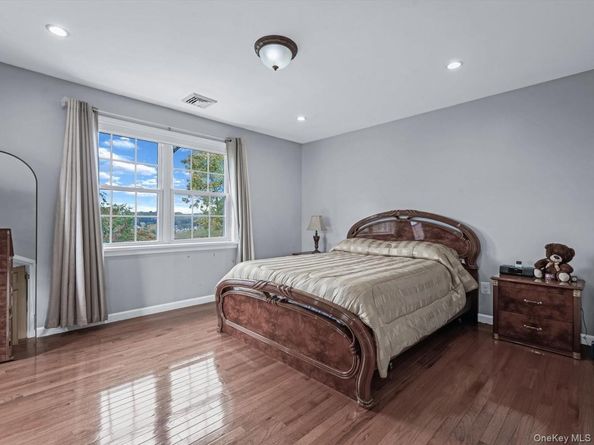 33 Berkshire Road, Yonkers NY 10710