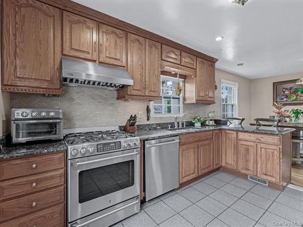 33 Berkshire Road, Yonkers NY 10710