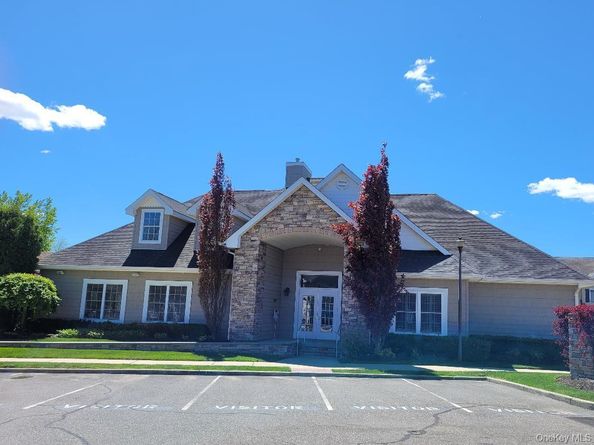 1 Morley Circle, Melville NY 11747