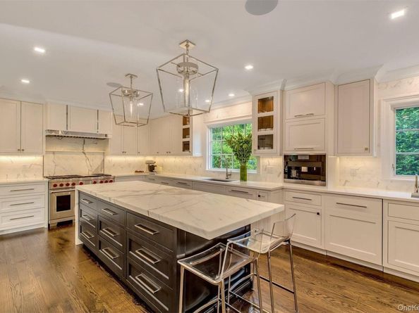 45 Mason Drive, Manhasset NY 11030