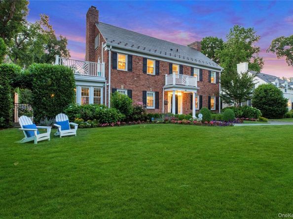 45 Mason Drive, Manhasset NY 11030