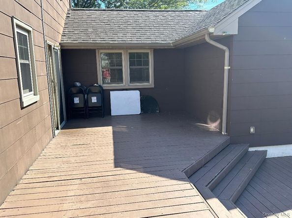 611 Asharoken Boulevard, Bay Shore NY 11706
