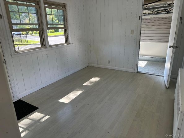 611 Asharoken Boulevard, Bay Shore NY 11706