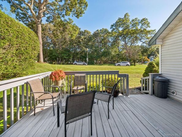 14 Huntingdale Way, Middle Island NY 11953