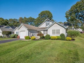 14 Huntingdale Way, Middle Island NY 11953