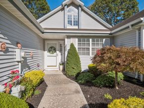 14 Huntingdale Way, Middle Island NY 11953