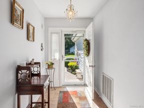 14 Huntingdale Way, Middle Island NY 11953