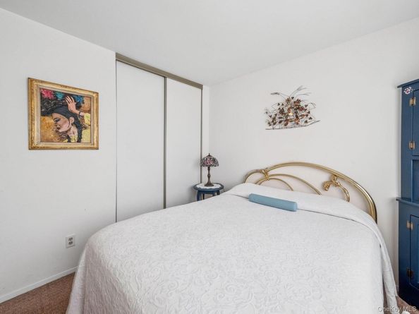 14 Huntingdale Way, Middle Island NY 11953