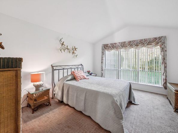14 Huntingdale Way, Middle Island NY 11953